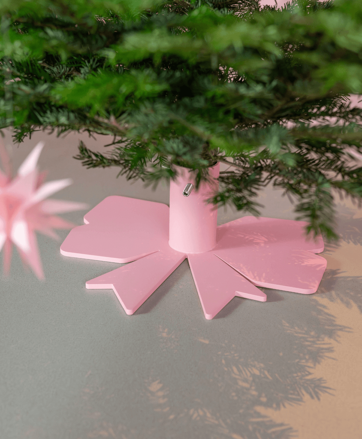 Weihnachtsbaumständer Schleife Moodbild mit Tannenbaum