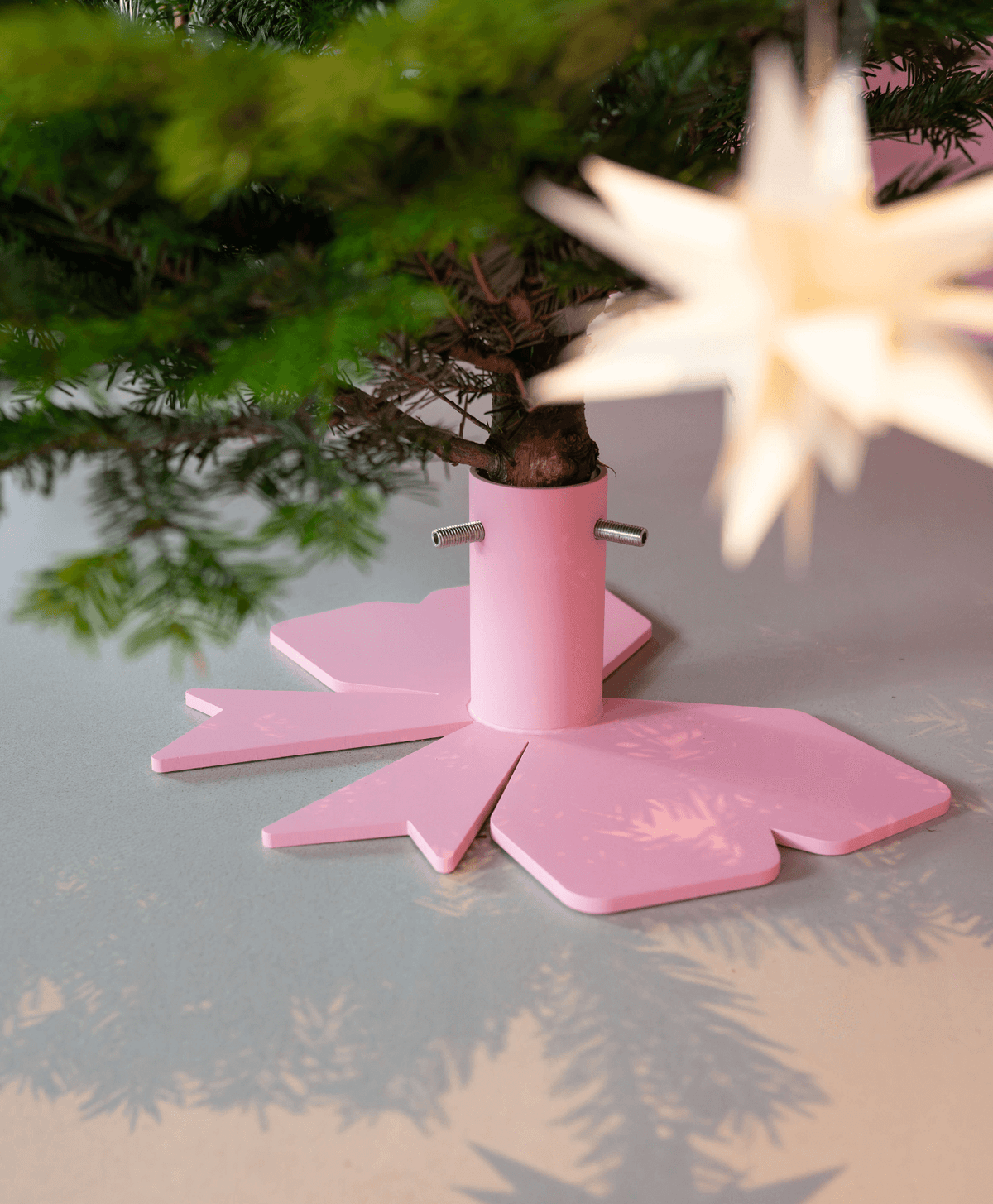Weihnachtsbaumständer Schleife Moodbild mit Tannenbaum